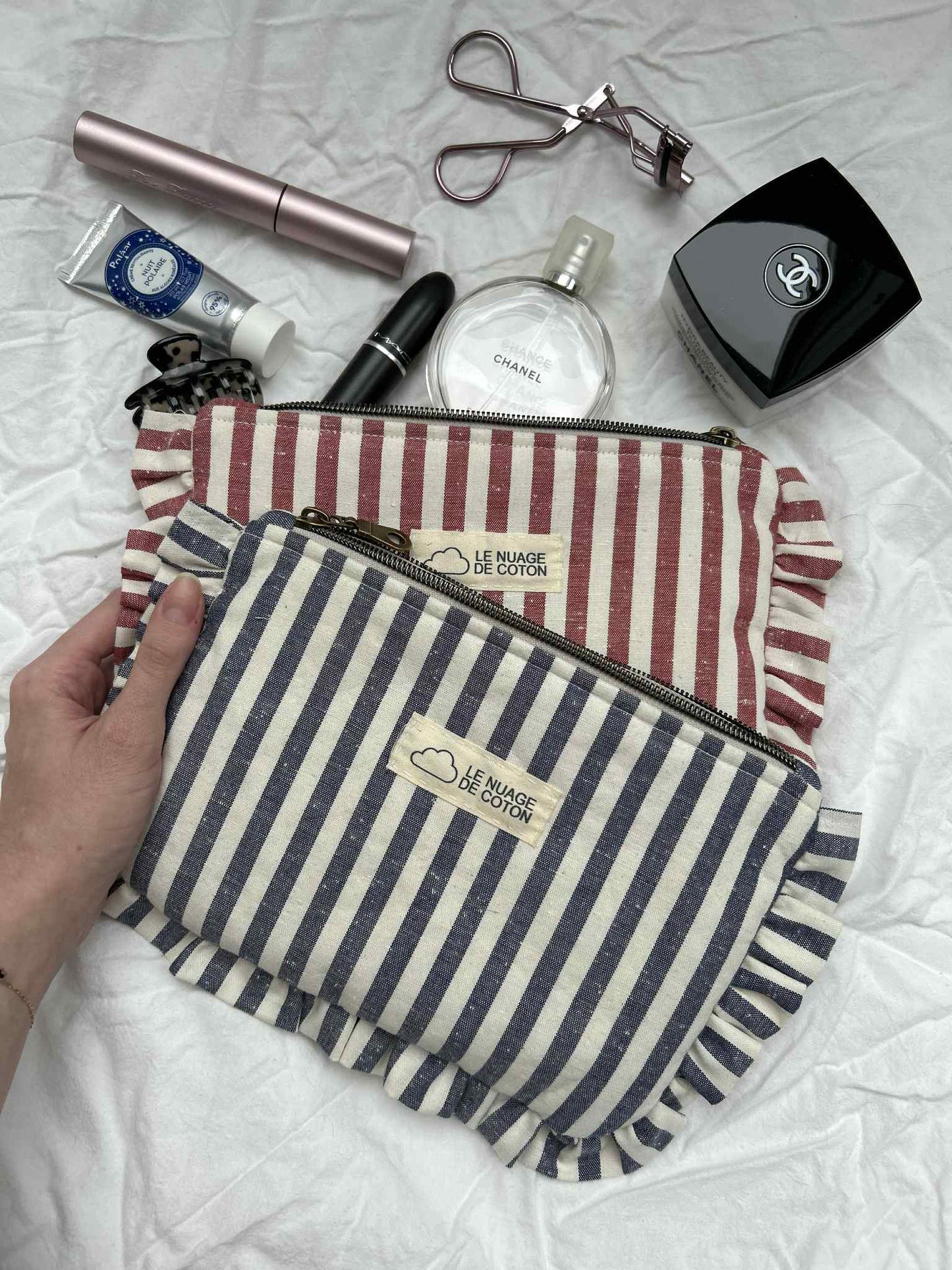 Pochette à volants bleue et blanche